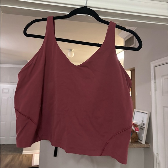 LuLu Red V-Neck Sleeveless Crop Tank Top - Picture 1 of 3